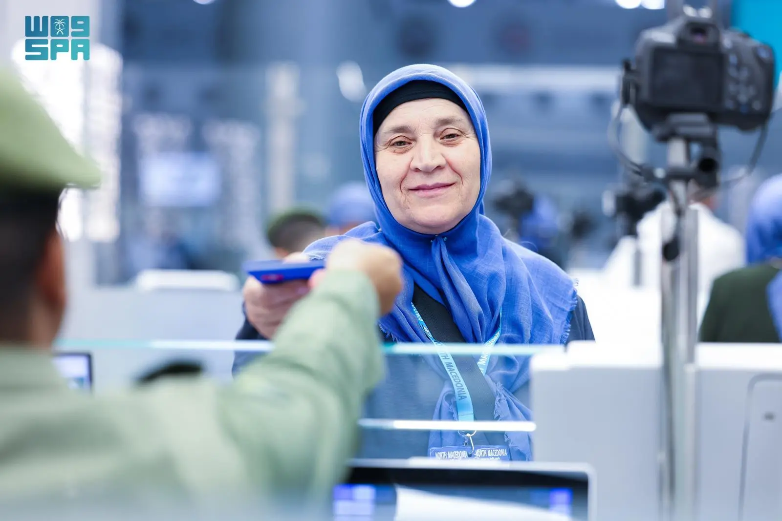 جوازات مطار الملك عبدالعزيز تستقبل أولى رحلات حجاج...