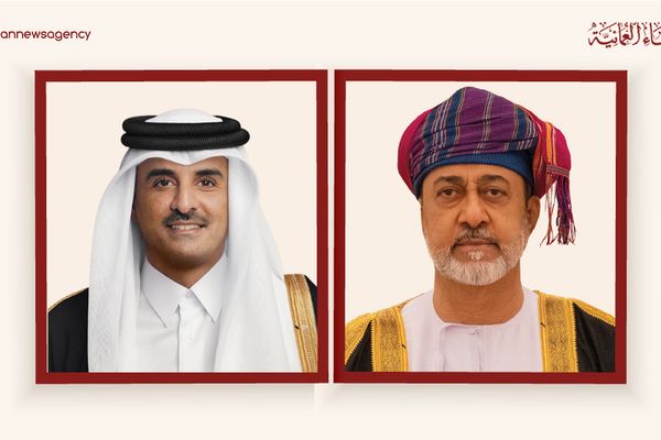 جلالةُ السُّلطان المُعظّم يُهنّئ أمير قطر