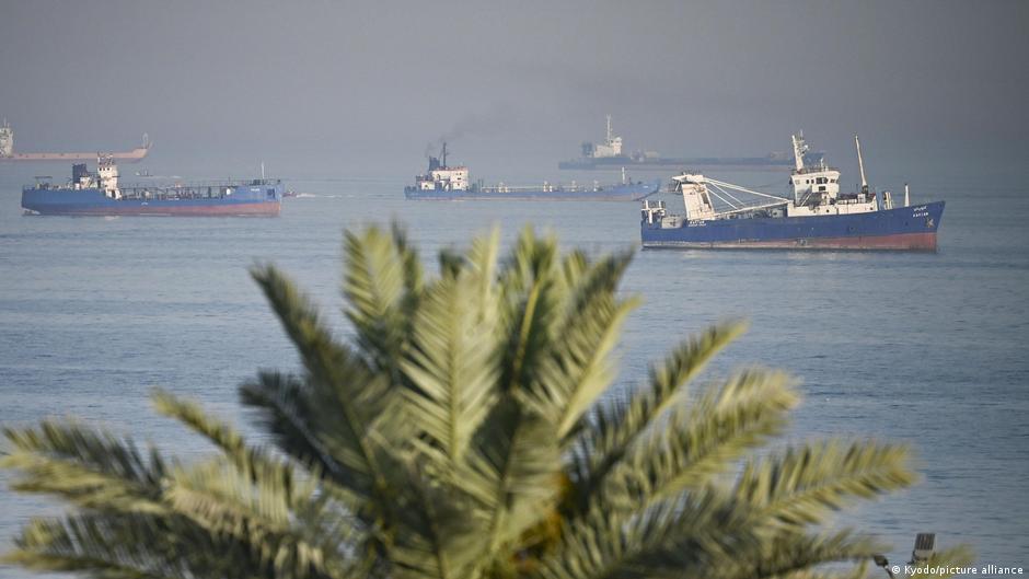 إيران تجبي الأموال من مضيق هرمز... رسوم عبور أم إتاوات؟