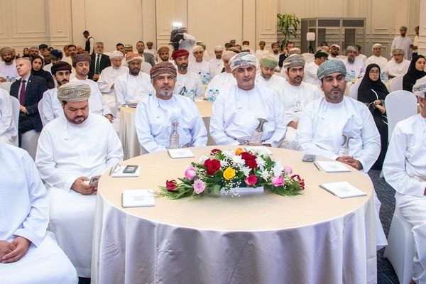 حلقة عمل حول تعزيز التنافسية في قطاع النقل واللوجستيات