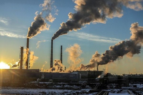 علماء روس يبتكرون تقنية لتحويل ثاني أكسيد الكربون إلى مادة أولية للوقود