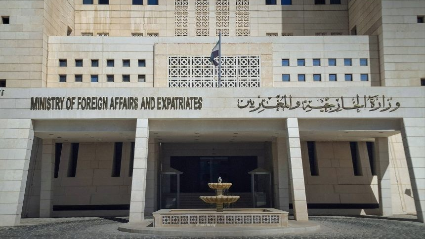 الخارجية السورية تعلن تفعيل الخدمات القنصلية في جدة عبر التطبيق الإلكتروني