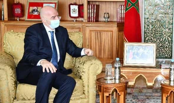 إنفانتينو يرسل دعوة رسمية للرئيس السيسي لدعم منتخب
