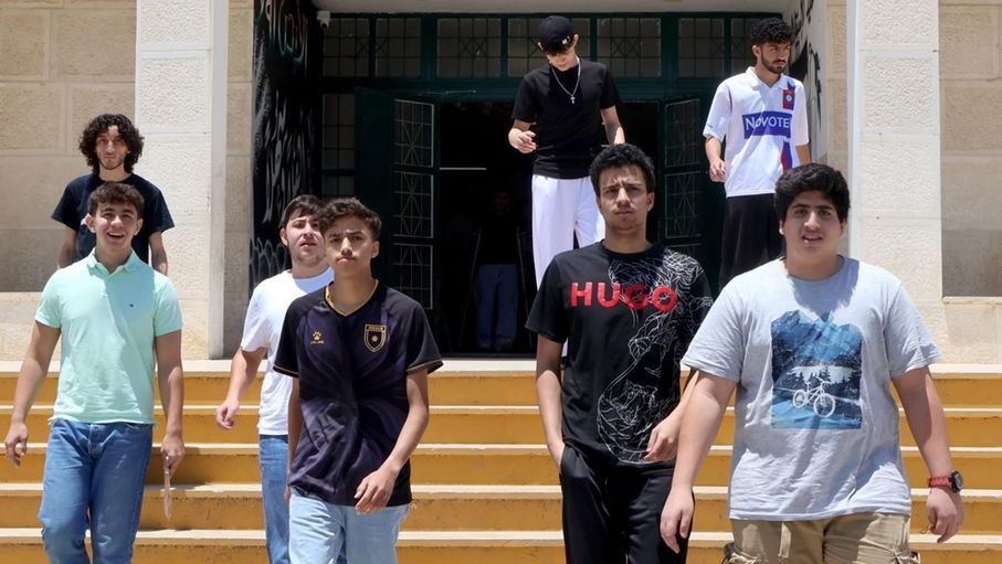 تباين آراء طلبة "التوجيهي" حول مبحث اللغة الإنجليزية (فيديو)