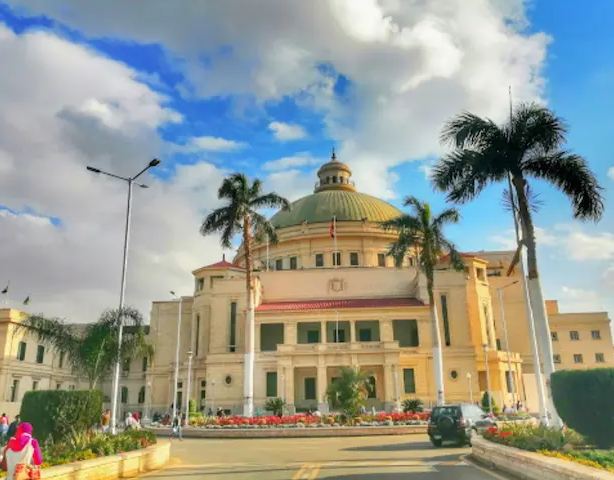 جامعة القاهرة تطلق برنامج قادة أعمال المستقبل بالتعاون مع الاتحاد العربى للاقتصاد الرقمى واتحاد الجامعات العربية