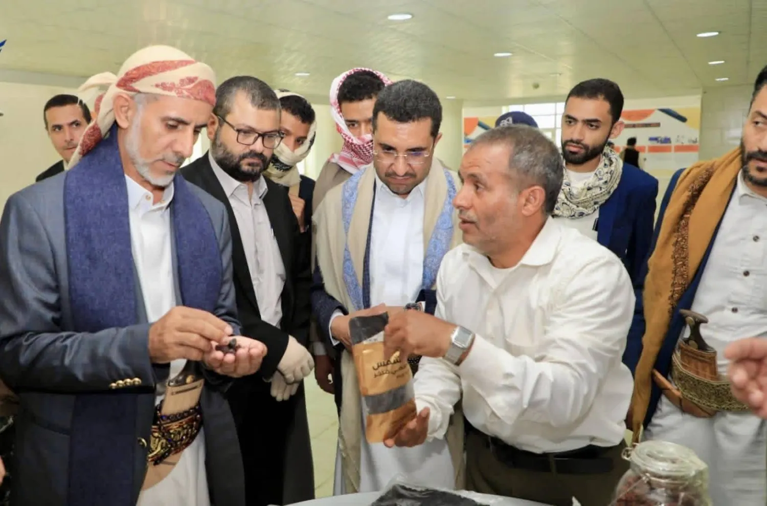 الحوثيون يعتزمون تشكيل حكومة جديدة وسط تصاعد الأزمة الإنسانية وتنامي السخط الشعبي