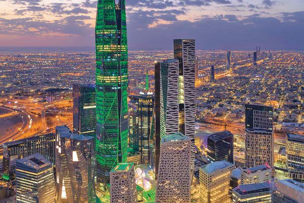 الاقتصاد السعودي متماسك رغم التوترات الإقليمية واضطرابات "هرمز"