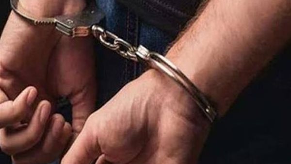بتهمة النصب والاحتيال.. القبض على مالك أكبر شركات تصنيع أكشاك ولوحات كهربائية