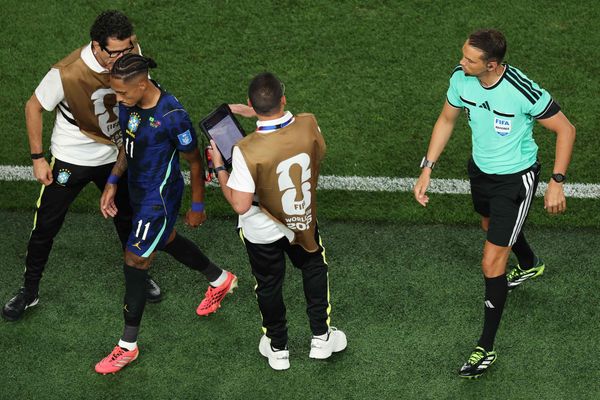 إصابة رافينيا تثير الشكوك حول استمراره في المونديال
