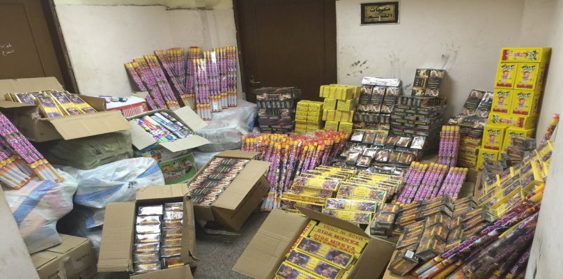 قبل العيد.. ضبط مليون قطعة ألعاب نارية بحوزة تاجر في القاهرة