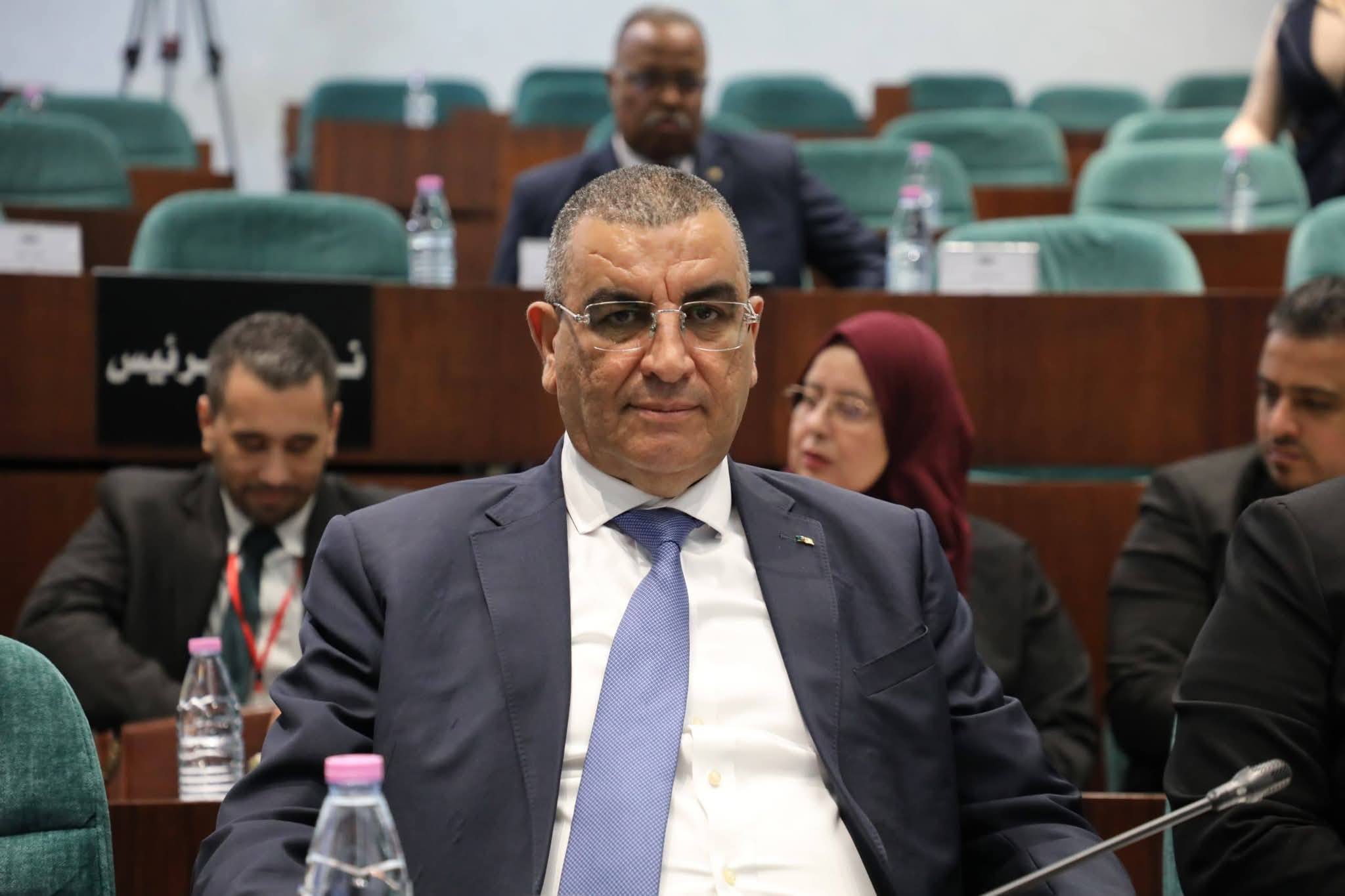 إعداد برنامج شامل لترميم وصيانة الطرق