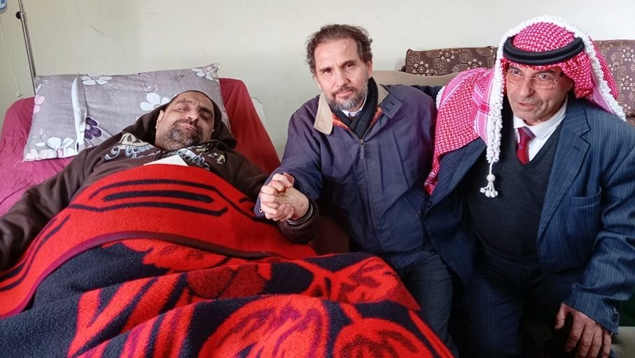 الأمير مرعد بن رعد يواصل زيارة مصابين عسكريين في عجلون