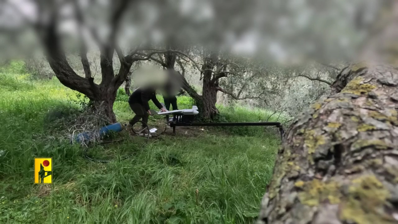 معارك بطولية ضارية يخوضها مجاهدو المقاومة الإسلامية ضد قوات العدو المتوغلة عند محور بلدة زوطر الشرقية في جنوب لبنان