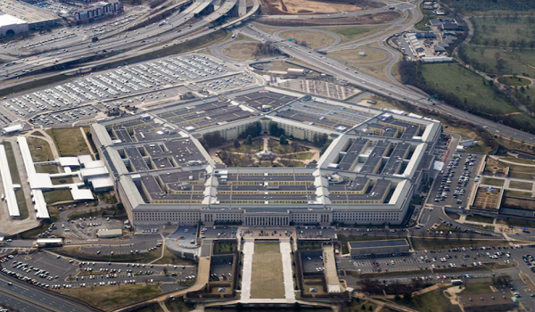 «أنثروبيك» يتحدى البنتاغون بشأن الذكاء الاصطناعي العسكري