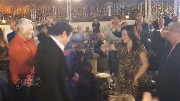 رقص باسم سمرة وسلاف فواخرجي على "إيه دا إيه دا" على هامش فاعليات مهرجان سينما المرأة (فيديو)