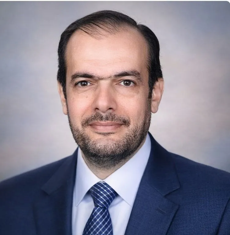 حين تتحول الكفاءة لمُجرّد رقم في الخدمة المدنية… نظام تقييم الأداء بين وهم الجدارة وهندسة الإقصاء