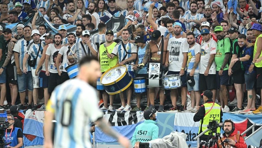 الأرجنتين تمنع 13 ألف مشجع من مؤازرة ميسي في المونديال
