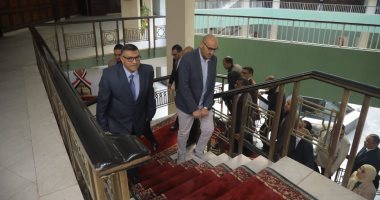 محافظ قنا الجديد يصل الديوان العام.. ويؤكد