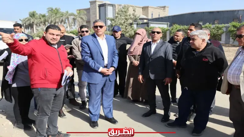 محافظ الجيزة يتفقد أعمال تطوير ورصف طرق المنطقة الصناعية والاستثمارية بأبو رواش