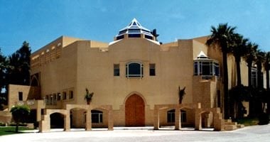 قطاع الفنون التشكيلية يذكر بآخر موعد للتقديم فى صالون الشباب