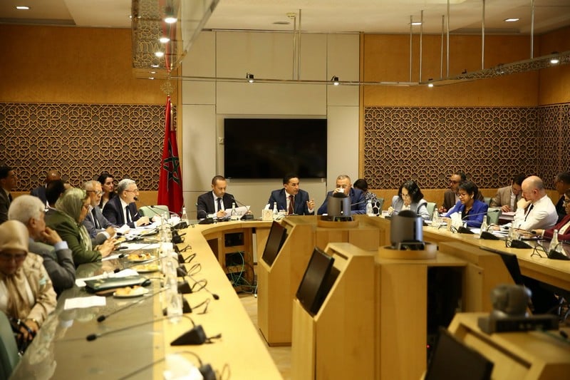 لجنة برلمانية تحصّن هيئة الأطباء من هبات شركات المستلزمات الطبية