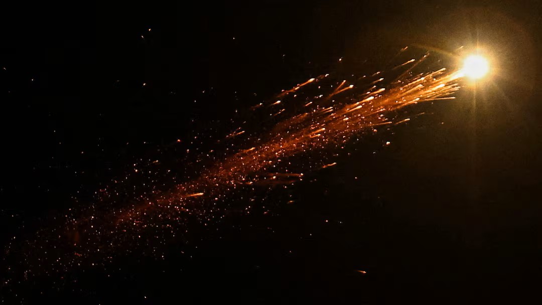 سقوط "مخلفات حرب" بريف دمشق يتسبب بحرائق في أراض زراعية