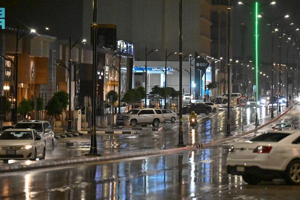 تواصل هطول الأمطار على القصيم