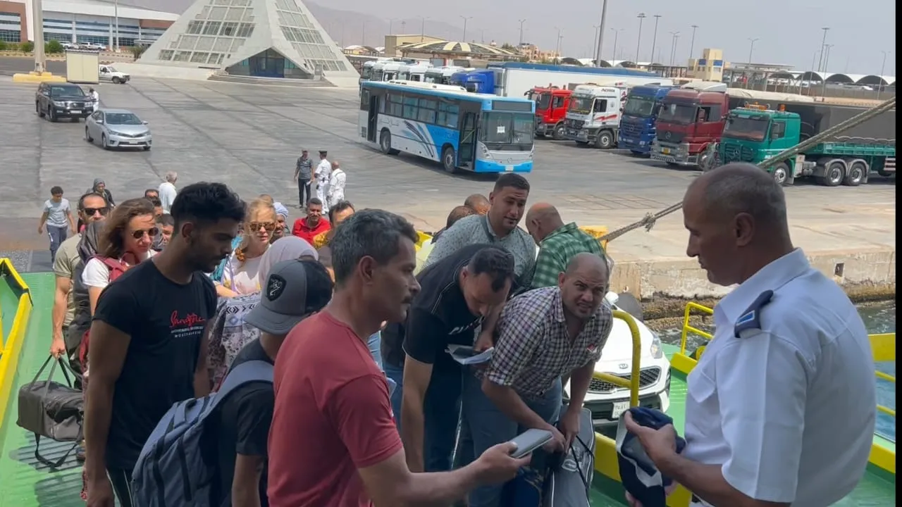 العودة بعيون مختلفة.. ما الأفكار التي حملها السوريون معهم من مصر إلى بلادهم؟