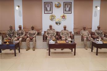 نائب رئيس الأركان يزور عددا من المواقع العسكرية بمناسبة عيد الفطر السعيد