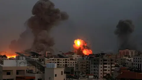 قتلى وجرحى في غارات إسرائيلية متواصلة على قطاع غزة