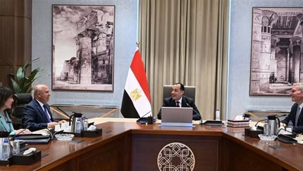رئيس الوزراء يتابع موقف ترشيد استهلاك المواد البترولية بالمشروعات الحكومية