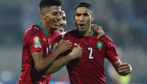 أشرف حكيمي قبل مواجهة منتخب البرازيل بكأس العالم: سنقدم مباراة تليق بالمغرب