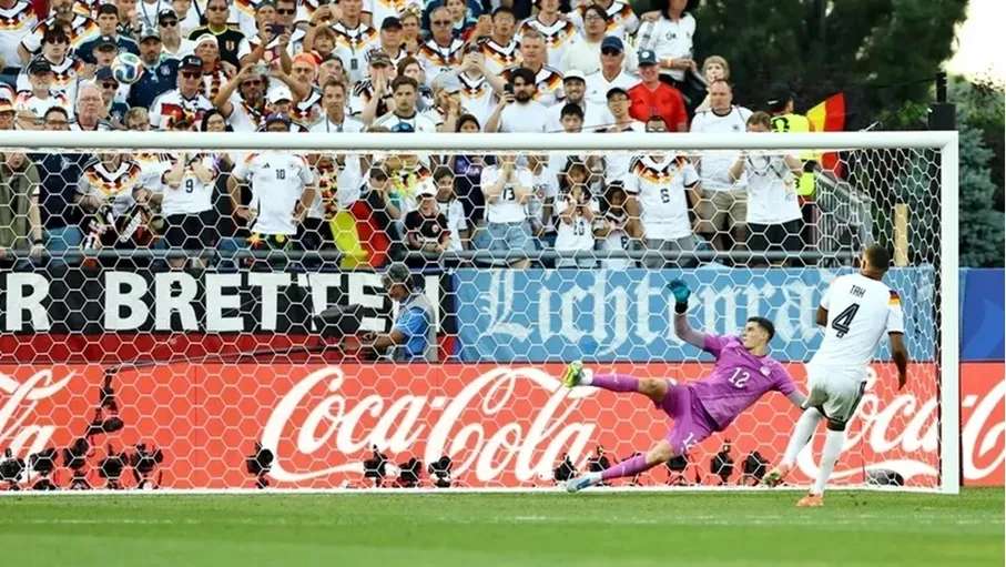 بارغواي تصعق ألمانيا وتقصيها من كأس العالم