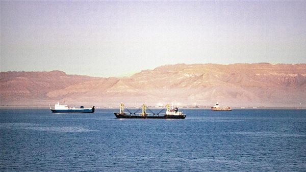 قناة السويس تتعافى من العاصفة الإقليمية.. والبحر الأحمر تحت ظلال الأزمة