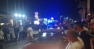 أبواق السيارات وأعلام مصر تزين شوارع طور سيناء في احتفالات بتأهل الفراعنة