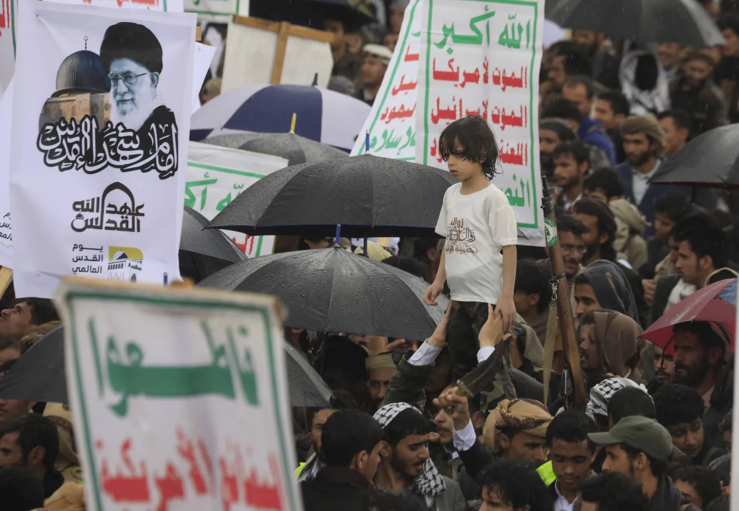 تناغم حوثي مع تهديدات إيرانية باستخدام ورقة البحر الأحمر