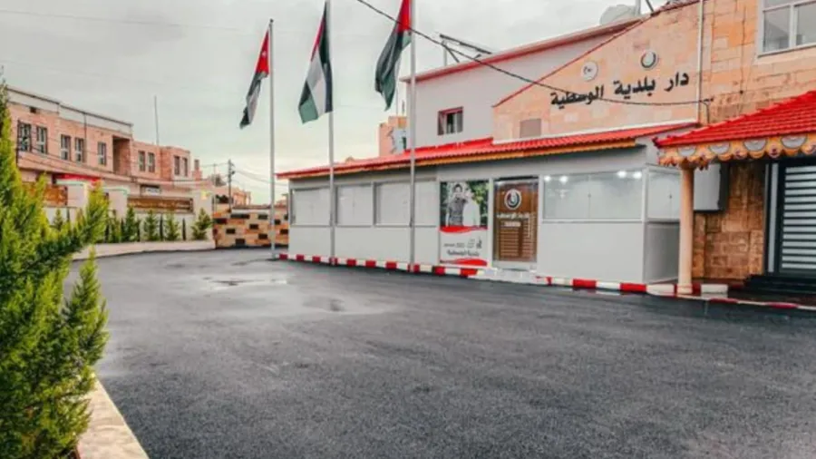 بلدية الوسطية تخصص شاشة كبيرة لمتابعة مباريات المنتخب الوطني في كأس العالم