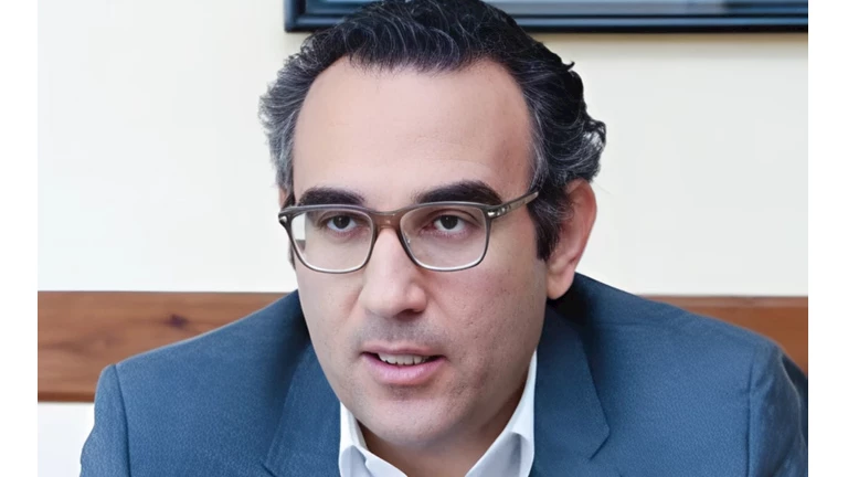 محمد الدماطي يكشف كواليس خسارة 130 مليون جنيه في لحظة واحدة