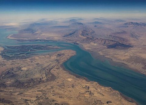 عدد من السفن تمكنت من عبور مضيق هرمز بعد إطفاء أجهزة التتبع