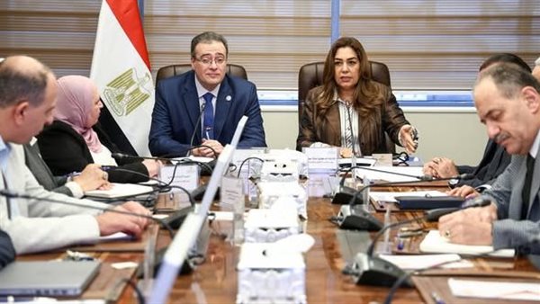 التنمية المحلية والبيئة تبحث تعديلات الهياكل التنظيمية للوزارة