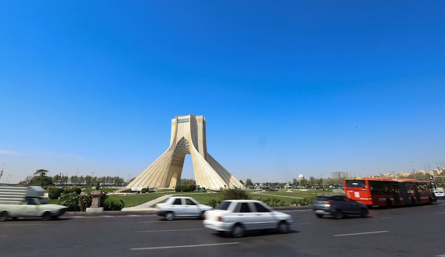 إعلام عبري: إسرائيل تتأهب لقصف منشآت الطاقة في إيران إذا انهارت الهدنة