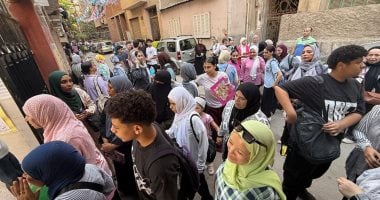 انطلاق امتحانات الشهادة الإعدادية.. 2 مليون و22 ألف طالب وطالبة على مستوى الجمهورية يؤدون اختبارات نهاية العام.. وتفتيش الطلاب أمام اللجان لمنع دخول الهواتف المحمولة والسماعات والساعات الالكترونية