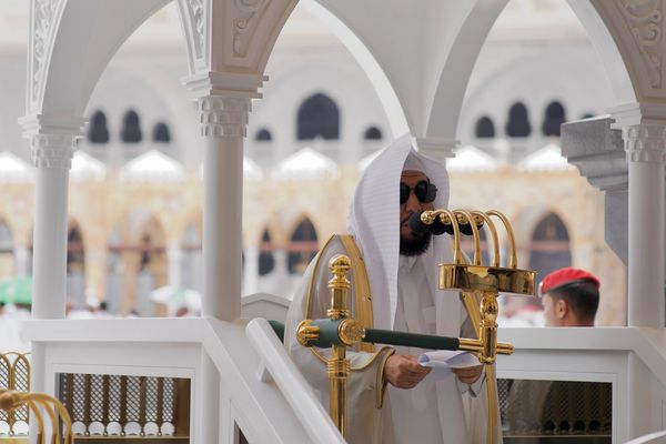 "الجهني" يوصي الحجاج بالإخلاص وتعظيم حرمات الله