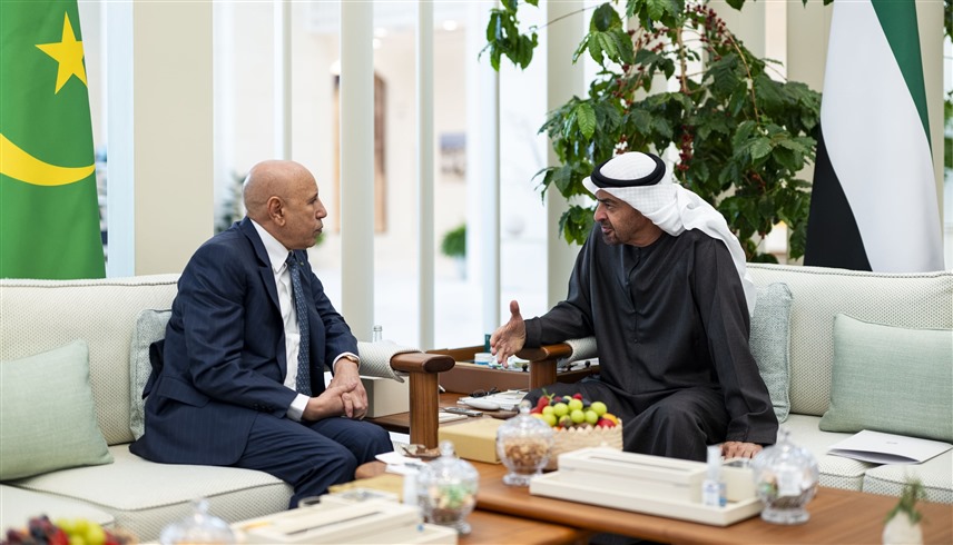 محمد بن زايد والرئيس الموريتاني يبحثان بأبوظبي تداعيات الاعتداءات الإيرانية