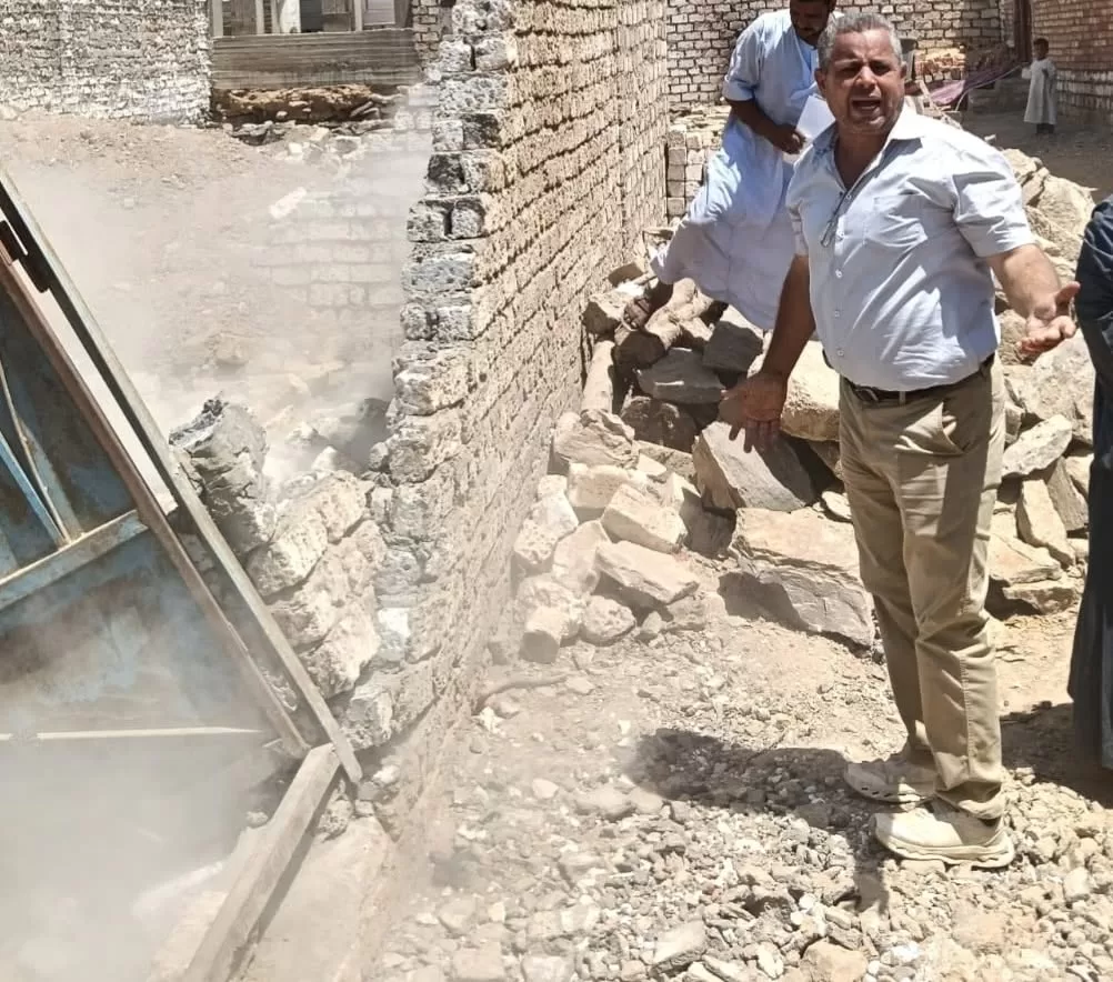 إزالة المتغيرات المكانية غير القانونية بالرديسية بحري في إدفو