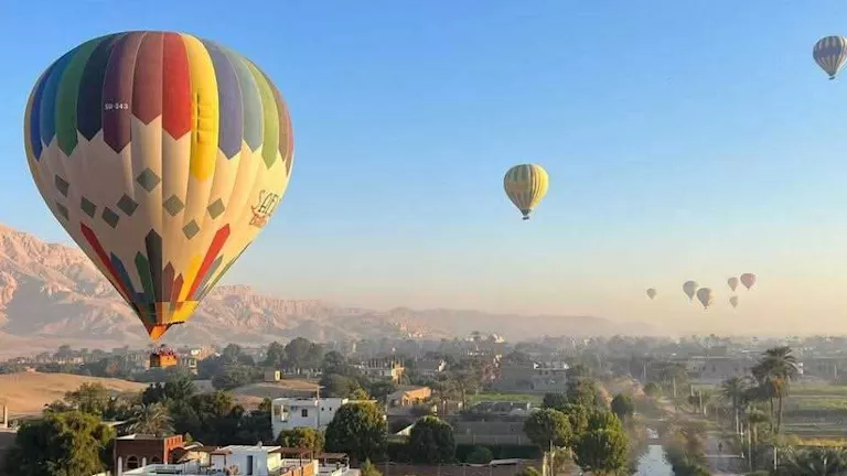 وقف رحلات البالون الطائر بالأقصر حتى سبتمبر