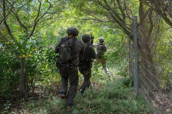اتفاق ثلاثي لوقف إطلاق النار على الجبهة اللبنانية واستئناف المفاوضات نهاية يونيو