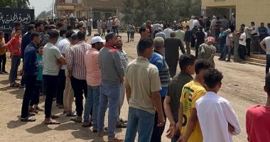أهالي الخضيري بالدقهلية ينتظرون وصول جثامين ضحايا حادث أسوان