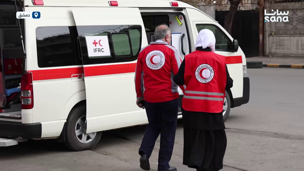 الهلال الأحمر العربي السوري يتسلم 8 سيارات إسعاف لتعزيز خدماته الصحية