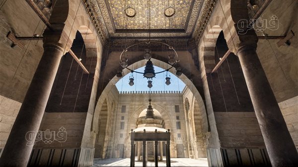 مدرسة برقوق.. أولى بصمات المماليك الجراكسة على خريطة الحكم.. السلطان أنشأها لتثبيت الشرعية السياسية وكسب دعم العلماء وإظهار رعايته للدين والعلم (صور)